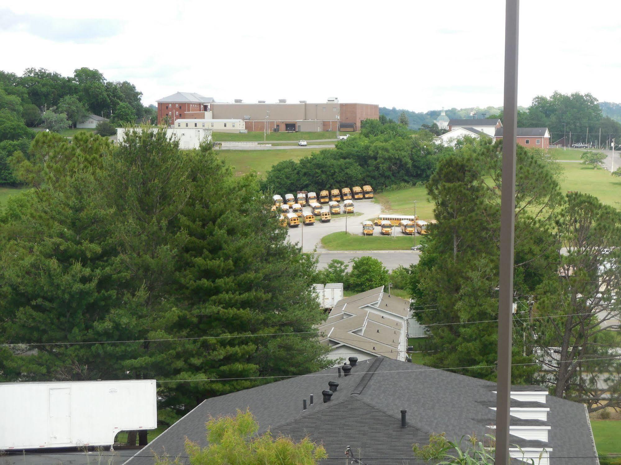 Giles Hotel Inn And Suites Pulaski Extérieur photo
